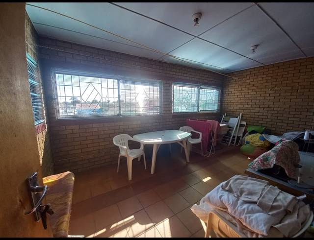 2 BEDROOM HOUSE FOR SALE IN WESTRIDGE